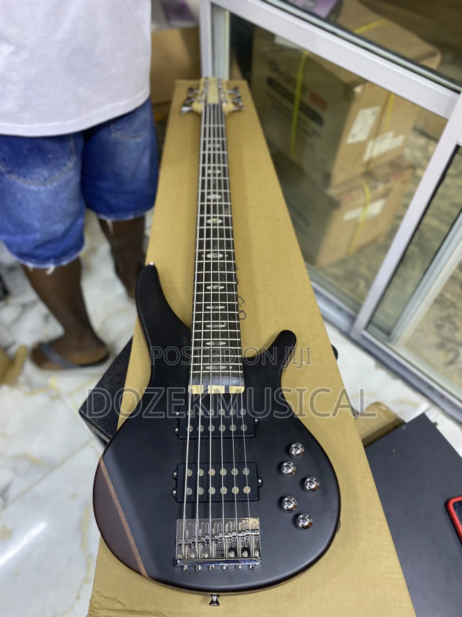 IBANEZ 6strings Active Bass Guitar