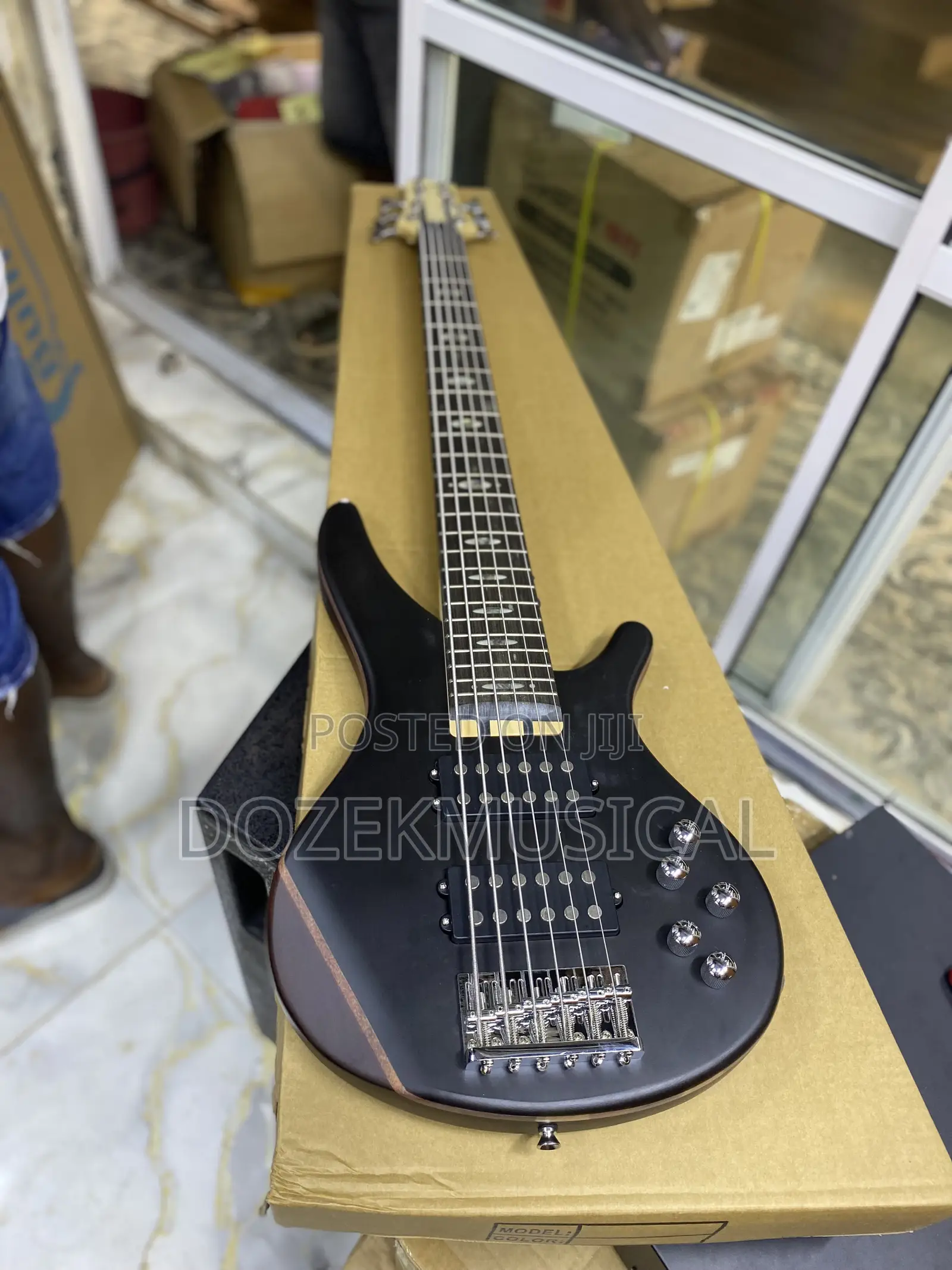 IBANEZ 6strings Active Bass Guitar