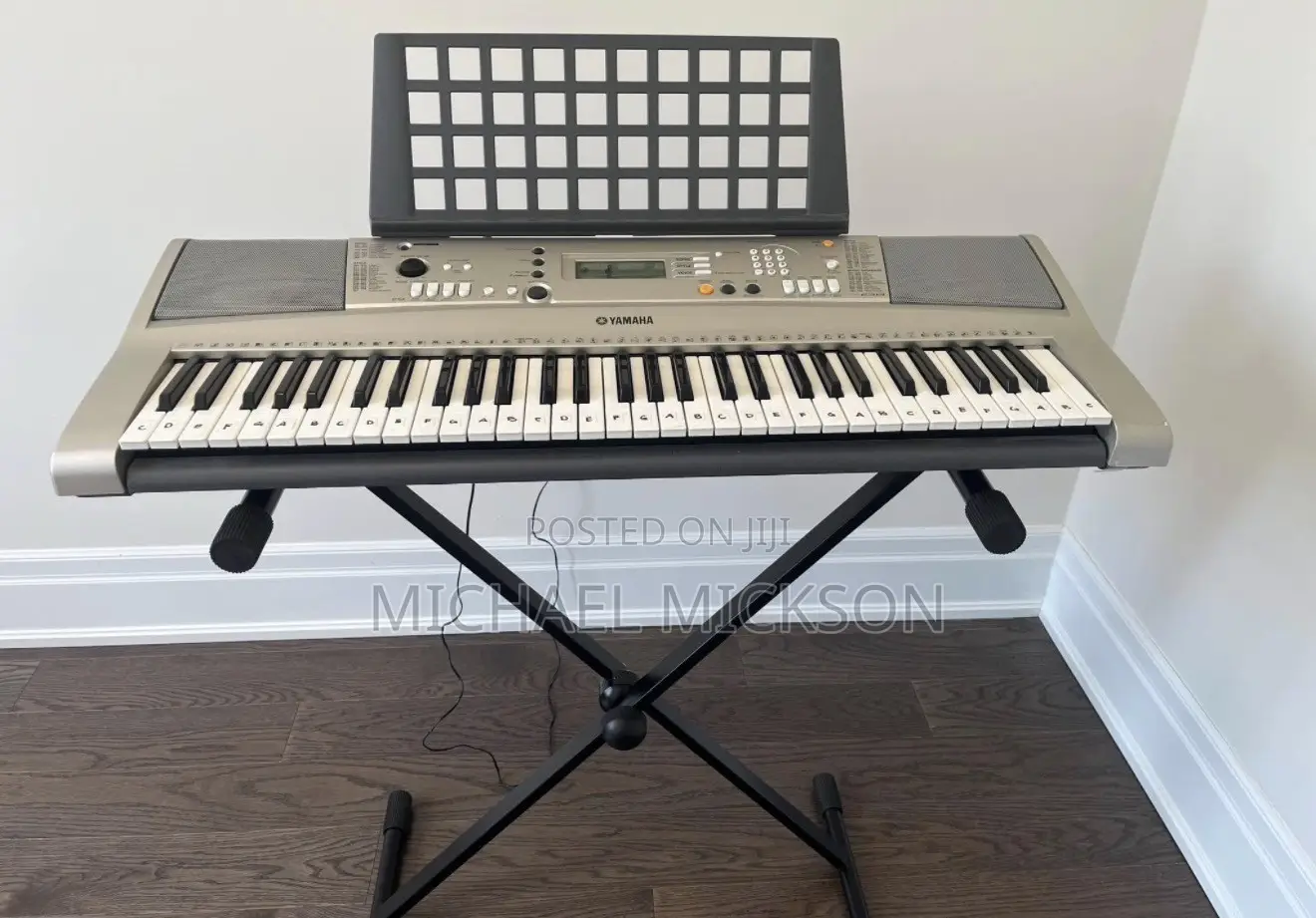 Yamaha PSR E313