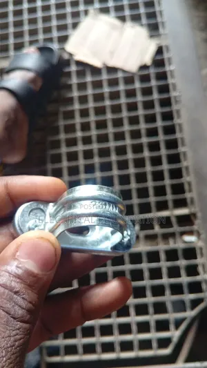 25mm Galvanized Saddle Clip
