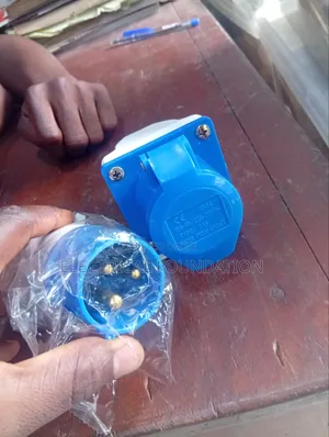 16amps 3 Pin Male and Female Single Phase Industrial Socket Stel