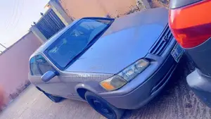 Toyota Camry LE 4dr Sedan (2.4L 4cyl 5M) 2002 Gray