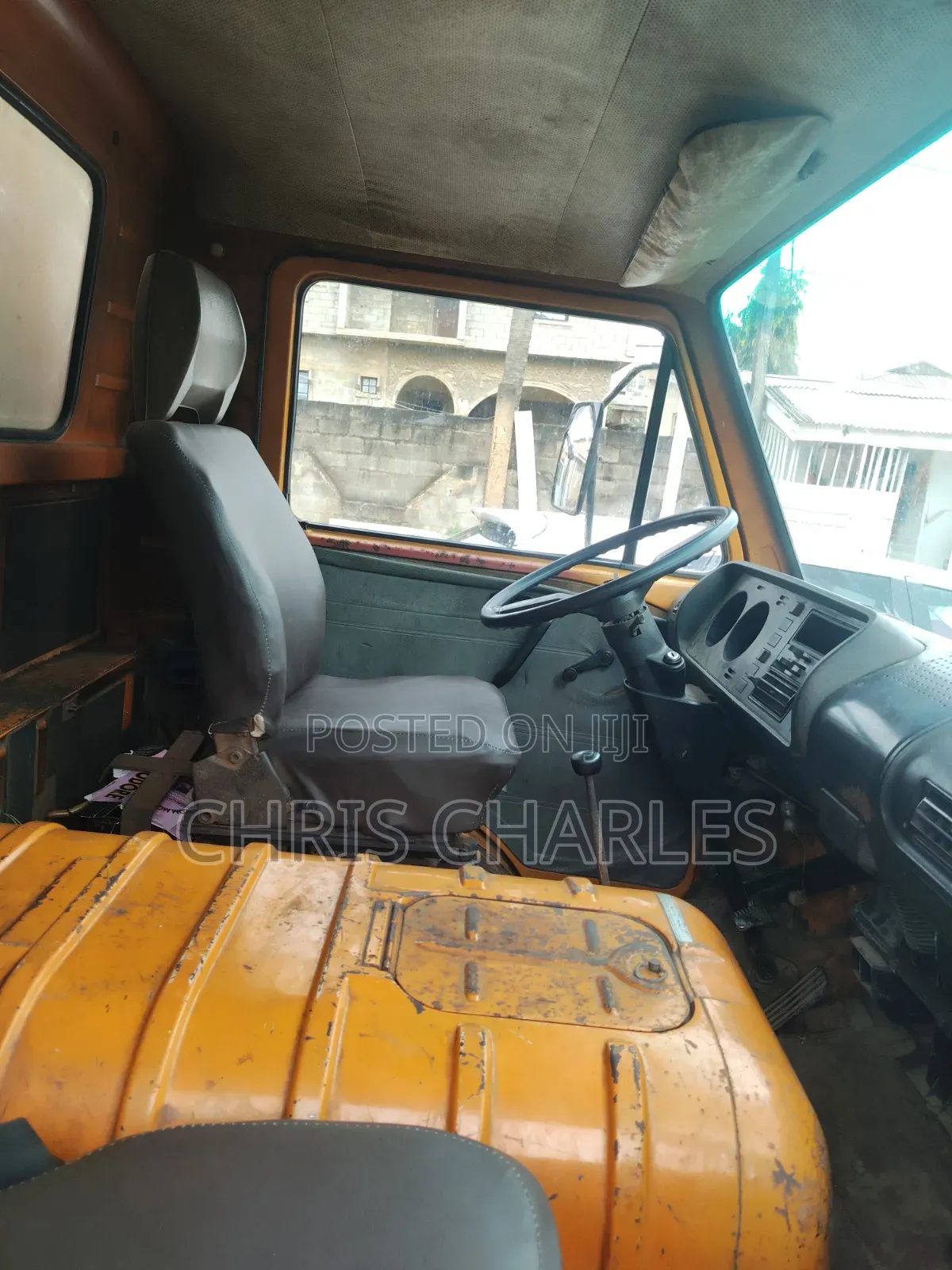 Volkswagen LT 2000 Orange