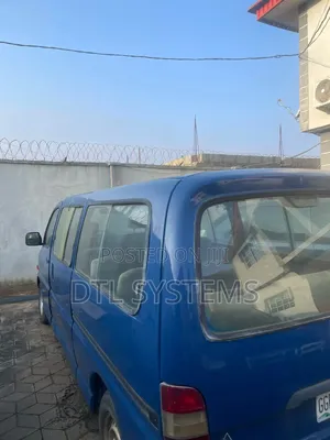 Toyota HiAce 1990 Blue