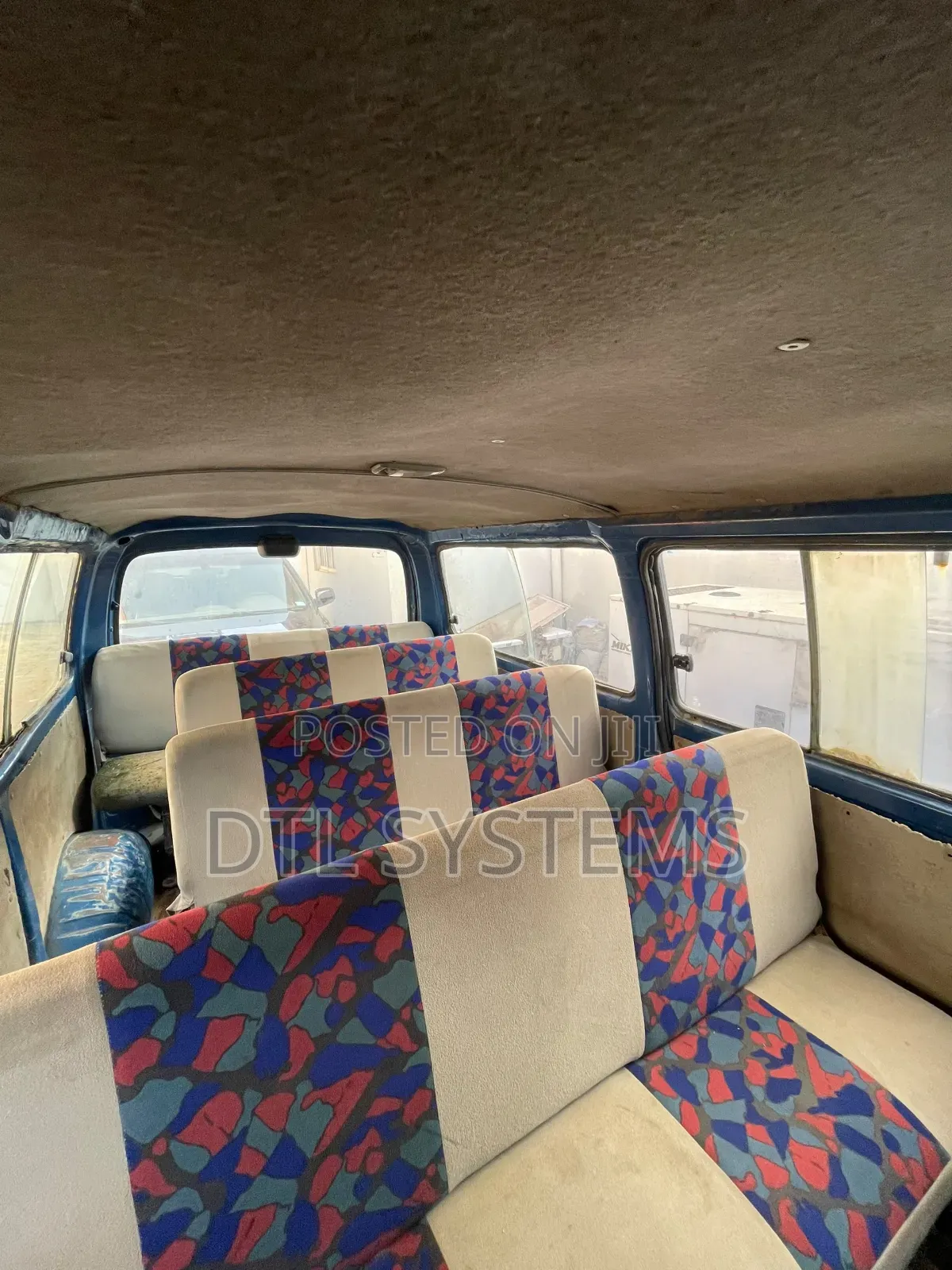 Toyota HiAce 1990 Blue