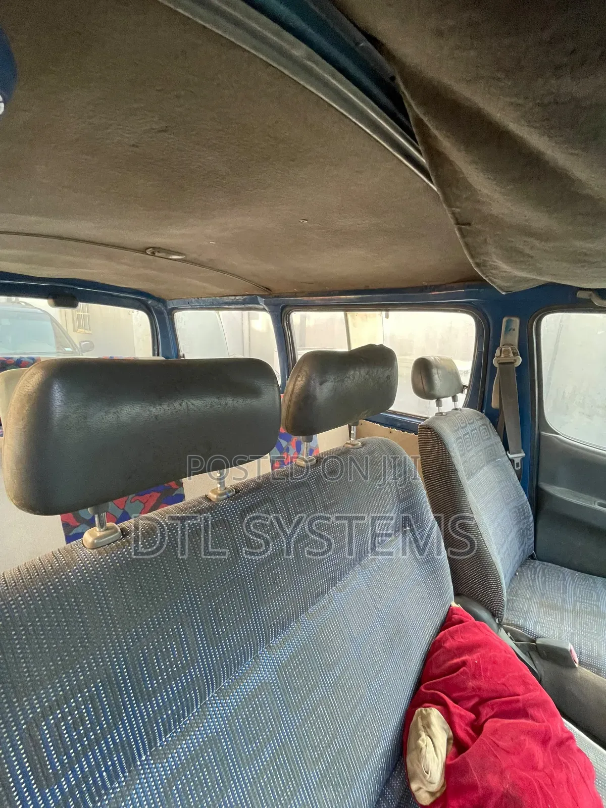 Toyota HiAce 1990 Blue