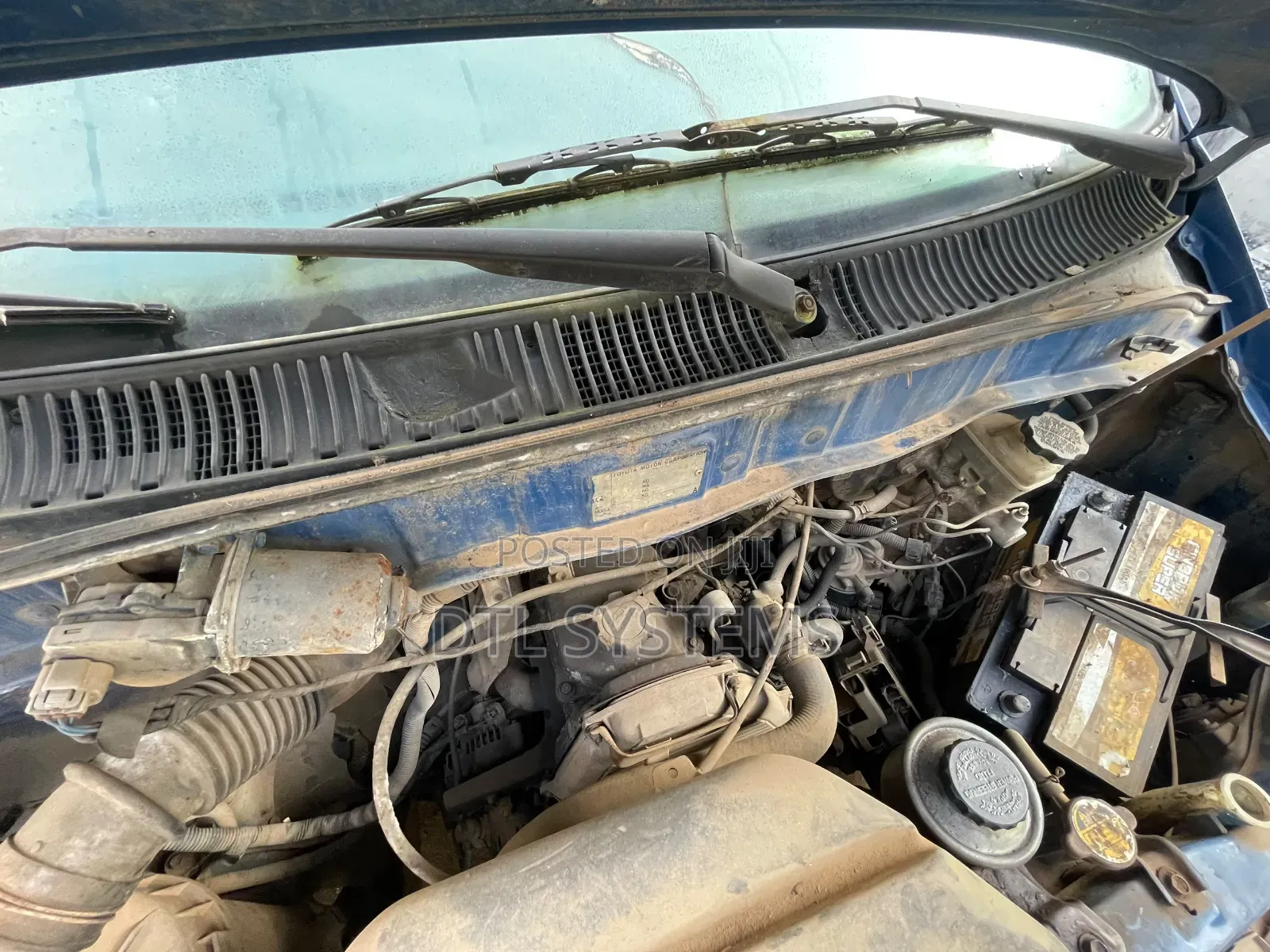 Toyota HiAce 1990 Blue