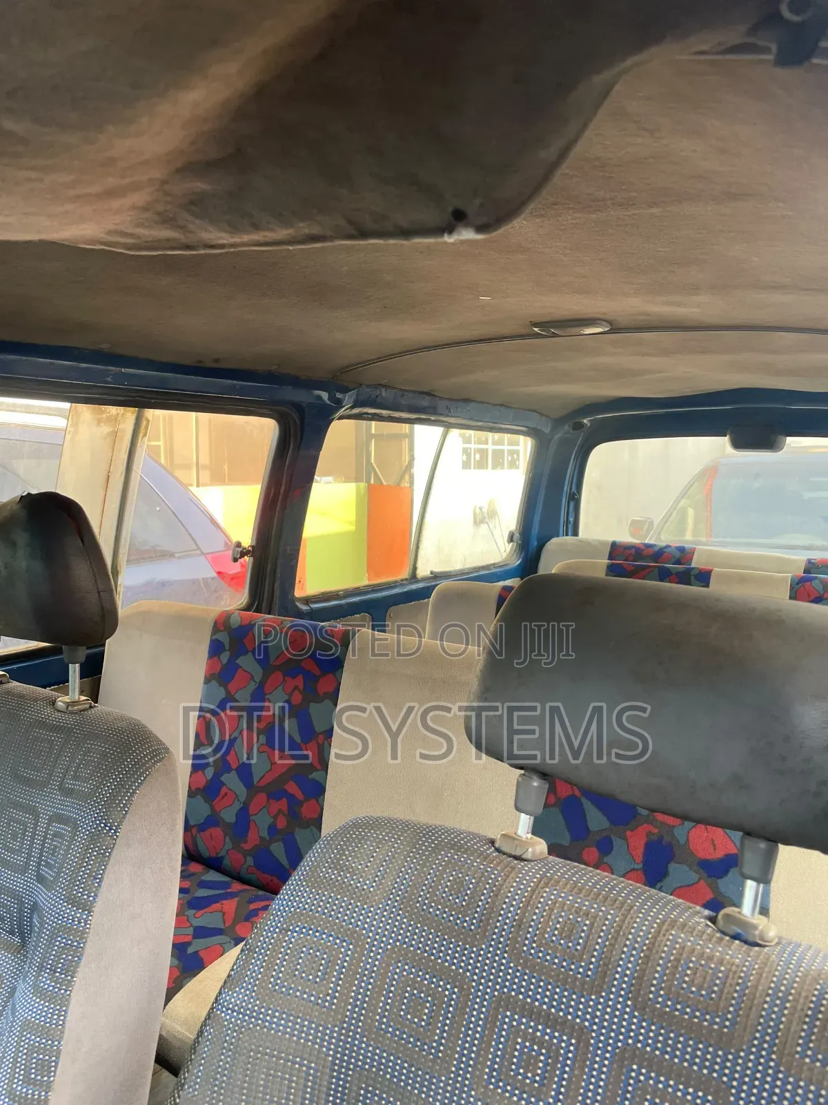 Toyota HiAce 1990 Blue
