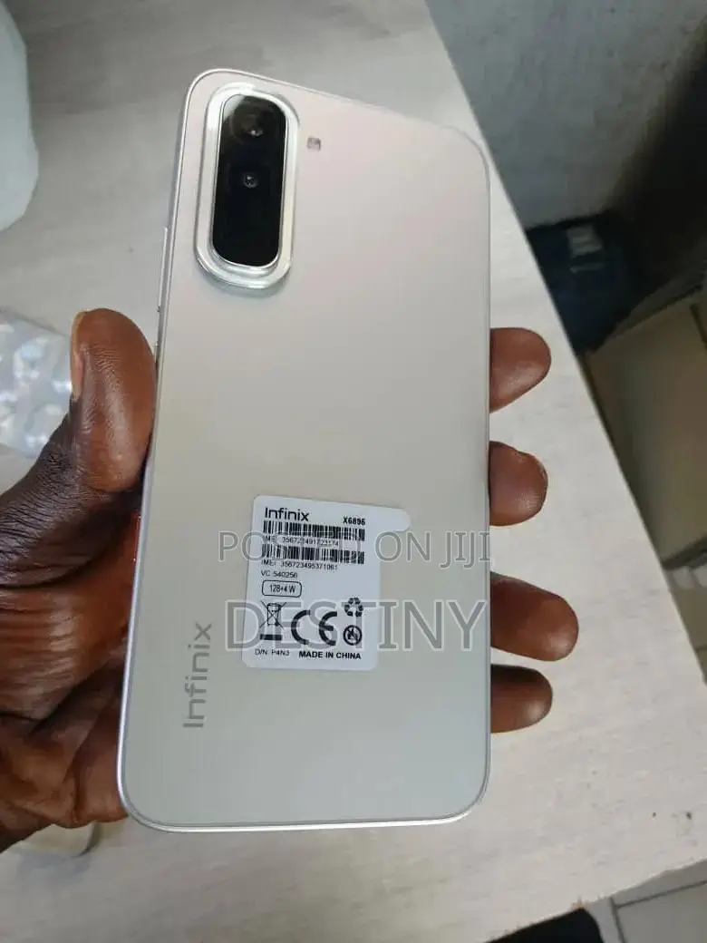 Infinix Hot 70 128 GB Silver