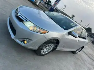 Toyota Camry 2014 Silver
