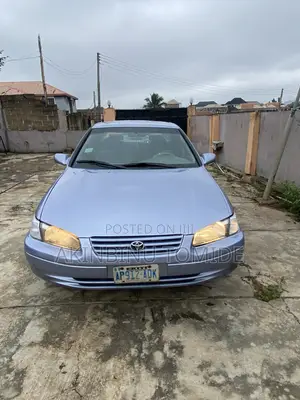 Toyota Camry LE 4dr Sedan (2.2L 4cyl 4A) 2000 Blue