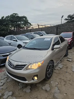 Toyota Corolla 2010 Gold
