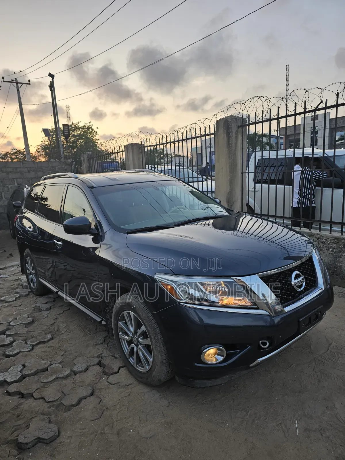 Nissan Pathfinder 2014 Blue