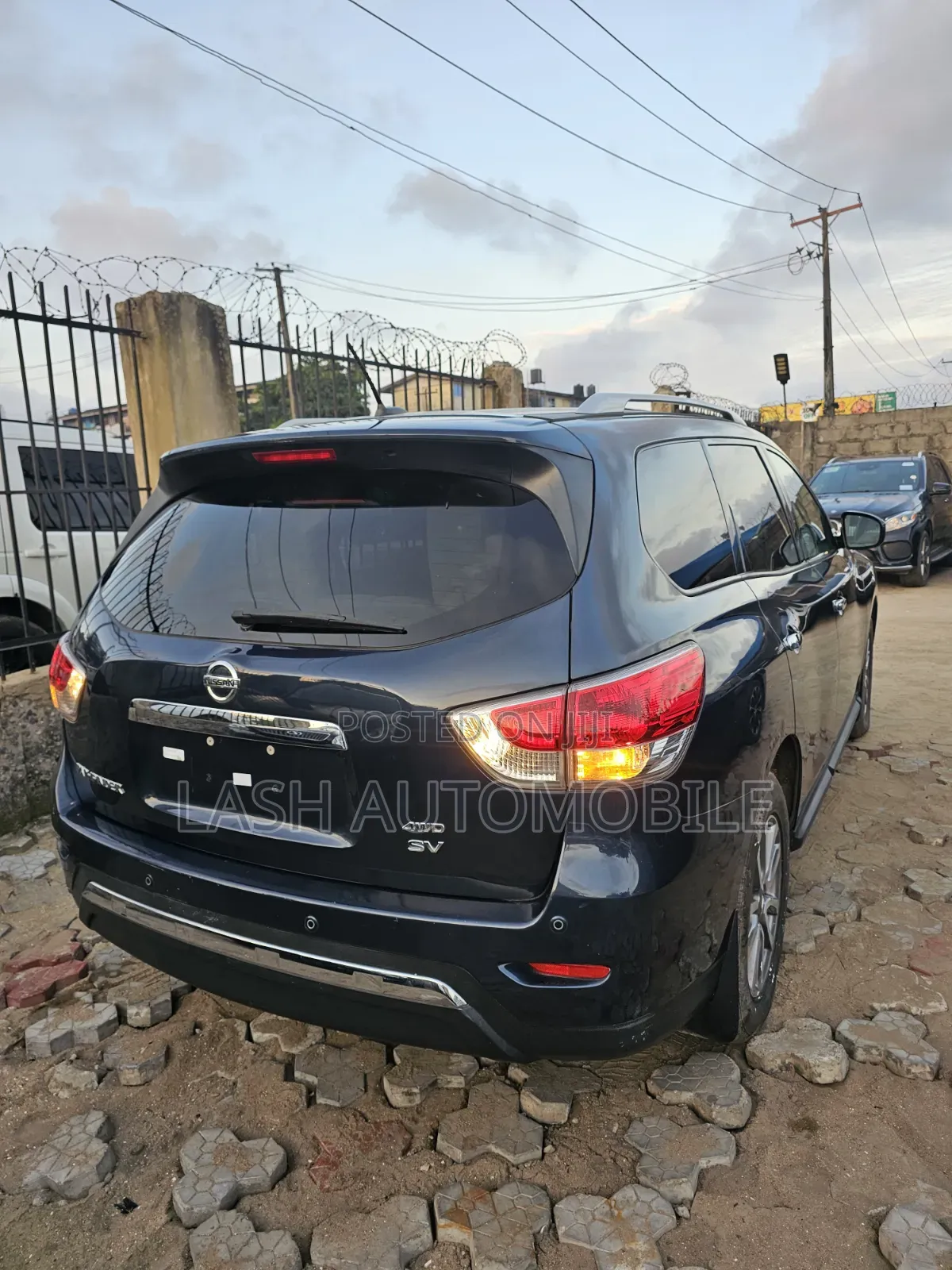 Nissan Pathfinder 2014 Blue