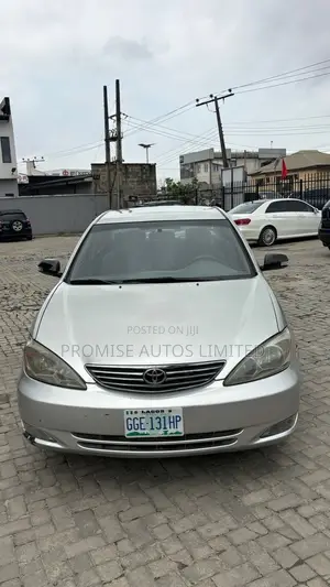 Toyota Camry LE 4dr Sedan (2.4L 4cyl 4A) 2004 Silver