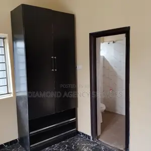 3bdrm Apartment in Pounds And Dollars, Owerri for rent