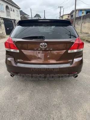 Toyota Venza AWD 2011 Brown
