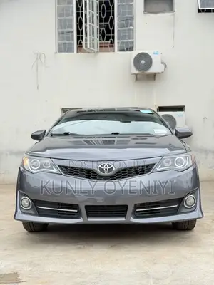 Toyota Camry SE 4dr Sedan (2.5L 4cyl 6A) 2013 Gray