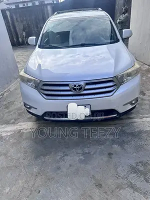 Toyota Highlander 3.5L 4WD 2013 White