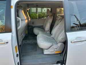Toyota Sienna XLE 7 Passenger Mobility 2012 White