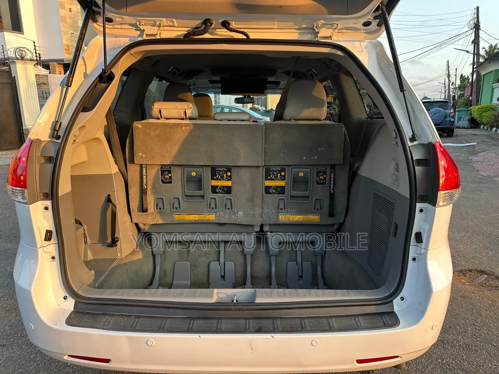 Toyota Sienna XLE 7 Passenger Mobility 2012 White