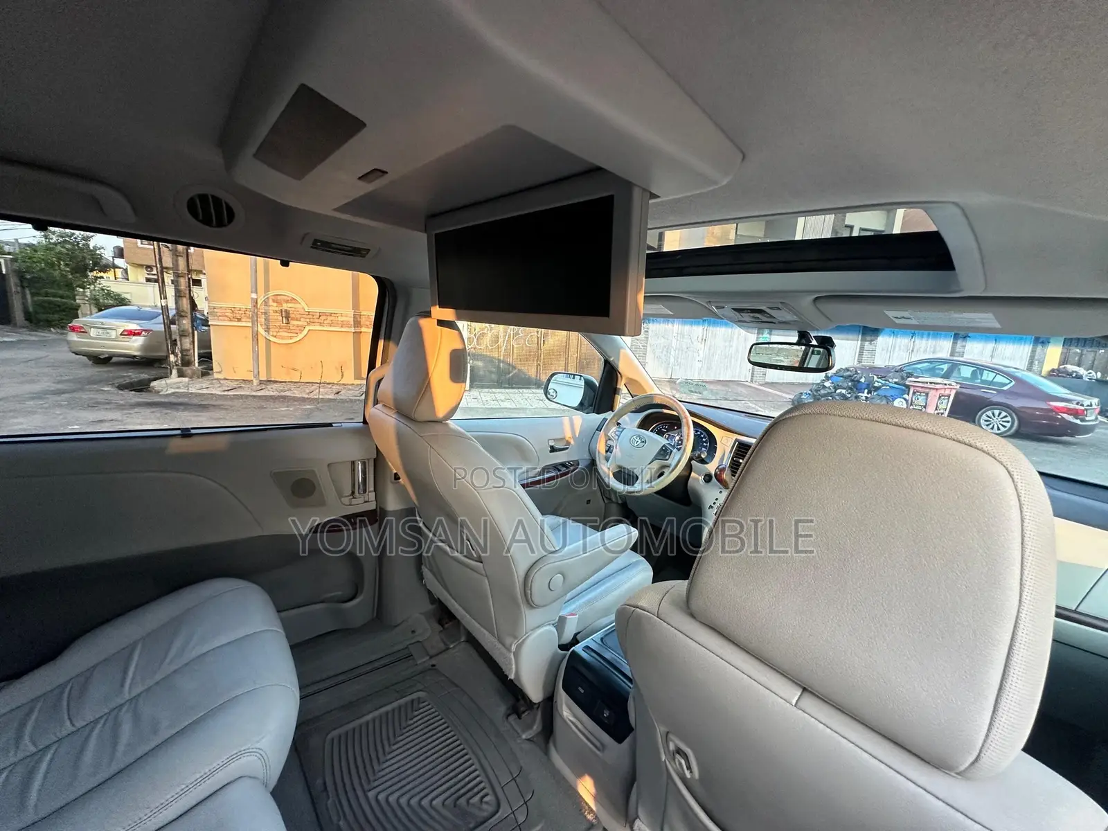 Toyota Sienna XLE 7 Passenger Mobility 2012 White