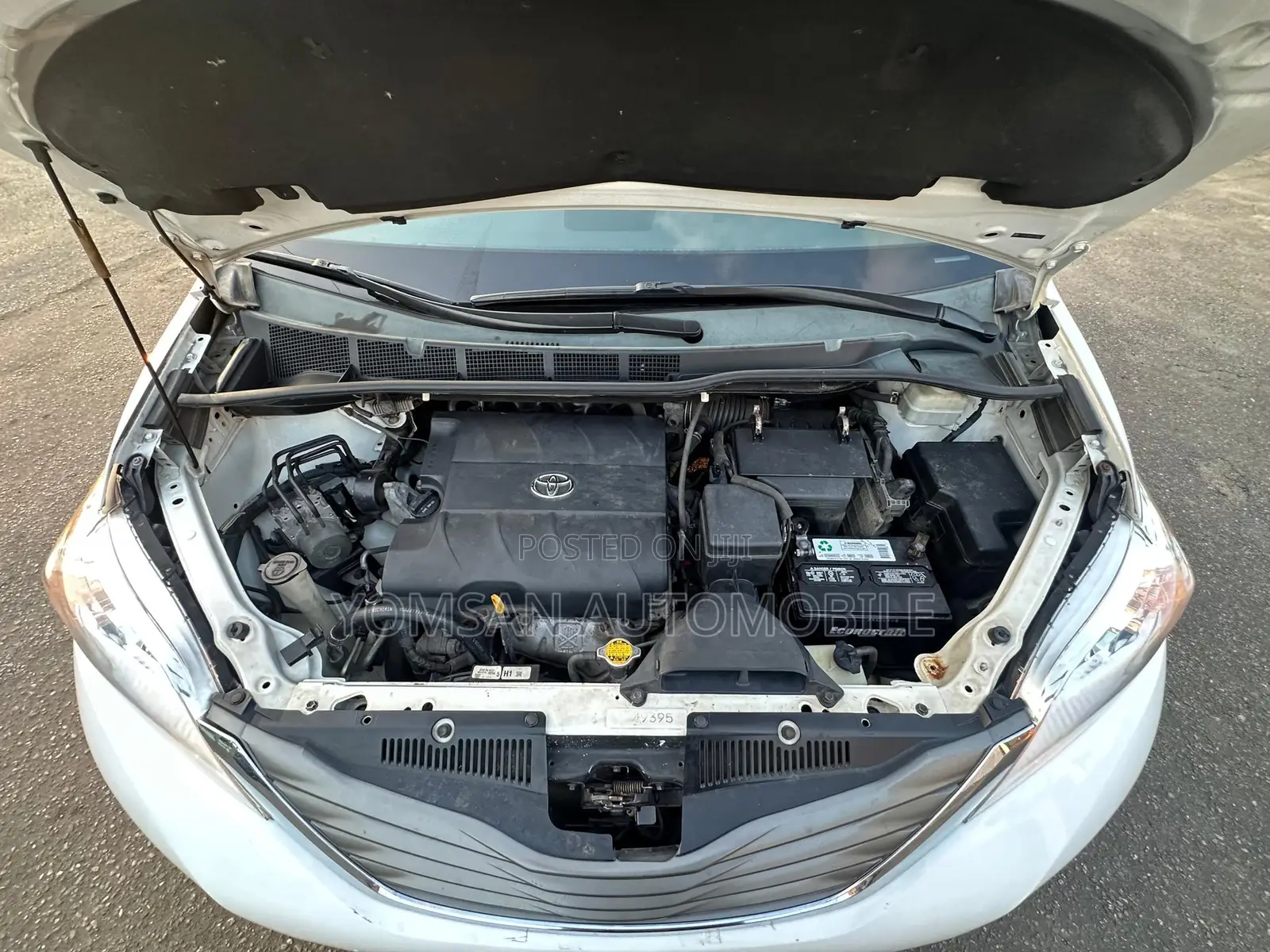 Toyota Sienna XLE 7 Passenger Mobility 2012 White