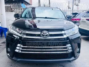 Toyota Highlander SE 4x4 V6 (3.5L 6cyl 8A) 2018 Black