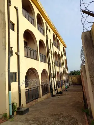 Furnished 20bdrm Apartment in Niyi Ibikunle Estate, Osogbo for sale