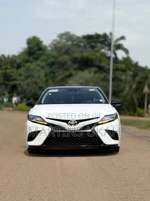 Toyota Camry XSE (2.5L 4cyl 8A) 2019 White