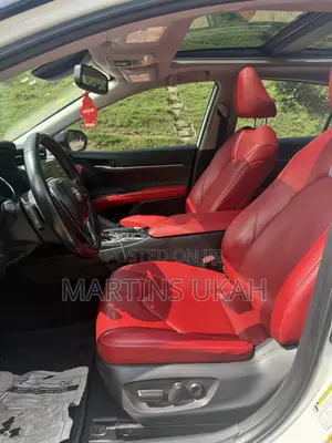 Toyota Camry XSE (2.5L 4cyl 8A) 2019 White