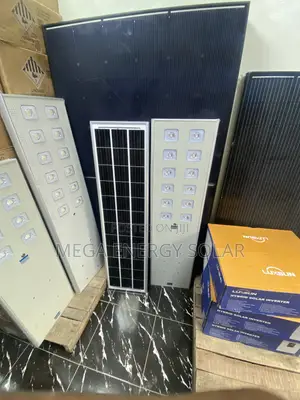 Wakatek Solar Street Light Aluminum Body 12eyes 100w