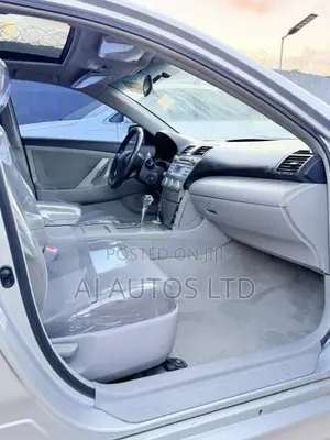 Toyota Camry SE V6 4dr Sedan (3.5L 6cyl 6AM) 2009 Silver