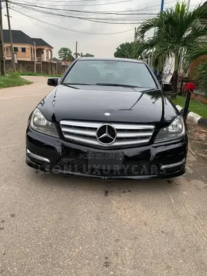 Mercedes-Benz C300 2015 Black