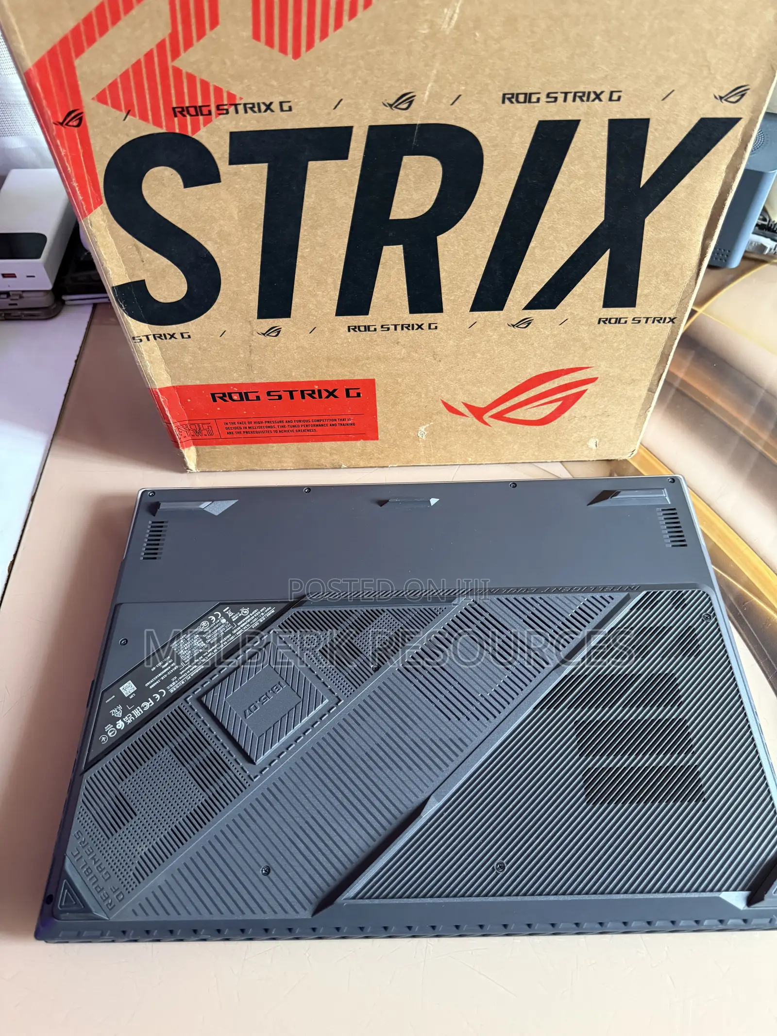 Laptop Asus ROG Strix G18 32GB Intel Core i9 SSD 1T