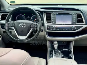 Toyota Highlander 2016 Black