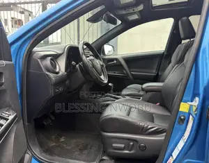 Toyota RAV4 SE AWD (2.5L 4cyl 6A) 2017 Blue