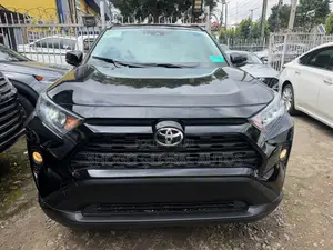 Toyota RAV4 XLE AWD 2020 Black