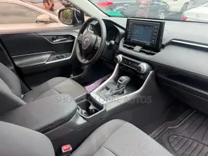 Toyota RAV4 XLE AWD 2020 Black