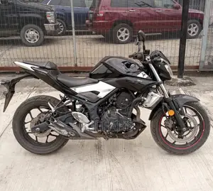 Yamaha 2018 Black