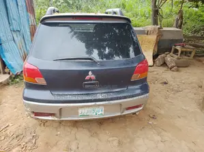 Mitsubishi Outlander 2024 Blue