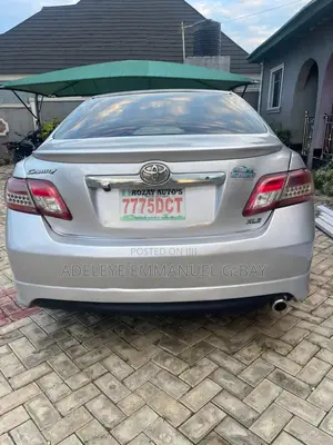 Toyota Camry 2010 Silver