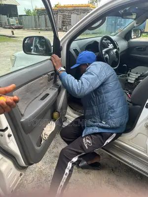 Installation of GPS Car Tracking