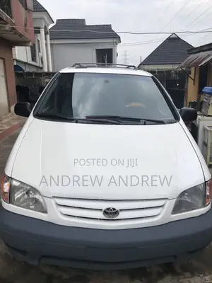 Toyota Sienna 2002 White