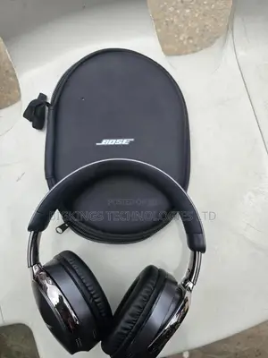 Bose SoundLink Around-Ear Wireless Headphones II