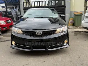 Toyota Camry SE 4dr Sedan (2.5L 4cyl 6A) 2013 Black