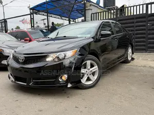 Toyota Camry SE 4dr Sedan (2.5L 4cyl 6A) 2013 Black