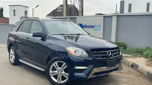 Mercedes-Benz M Class ML350 4MATIC 4dr SUV AWD (3.5L 6cyl 7A) 2014 Blue