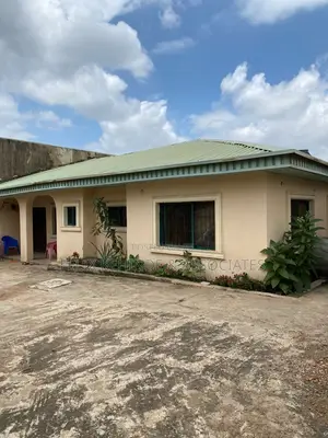 3bdrm Bungalow in Akobo for sale