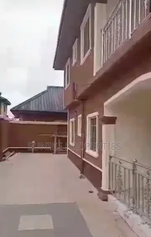 3bdrm Block of Flats in Eunice Properties, Benin City for rent
